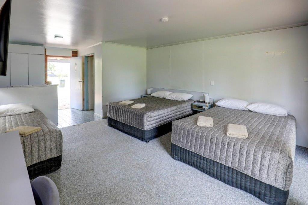 Tambo Mill Motel & Caravan Park Buitenkant foto