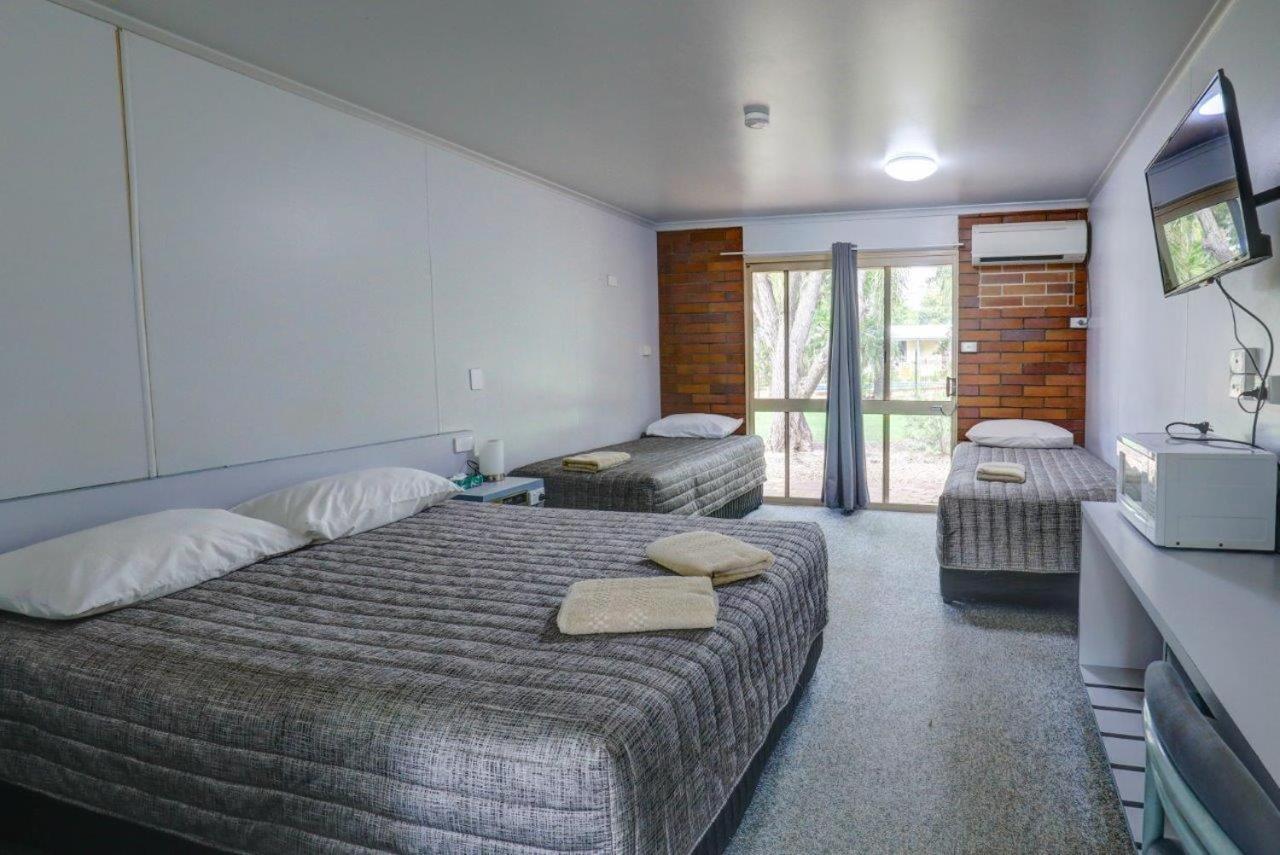 Tambo Mill Motel & Caravan Park Buitenkant foto