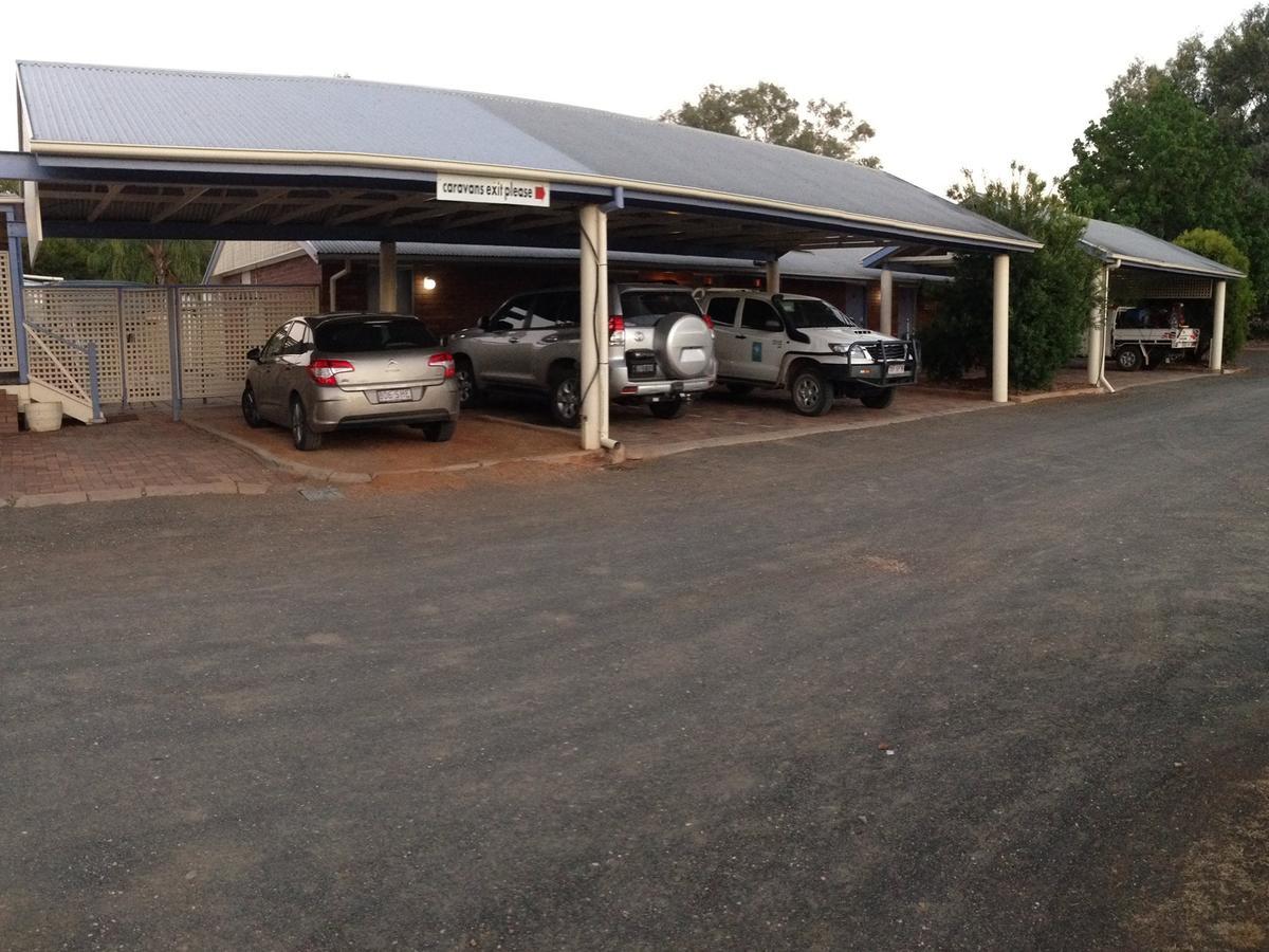 Tambo Mill Motel & Caravan Park Buitenkant foto