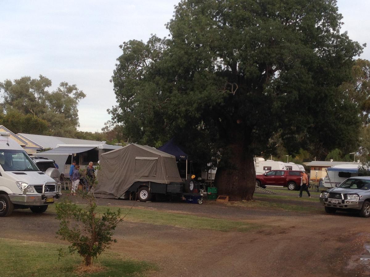 Tambo Mill Motel & Caravan Park Buitenkant foto