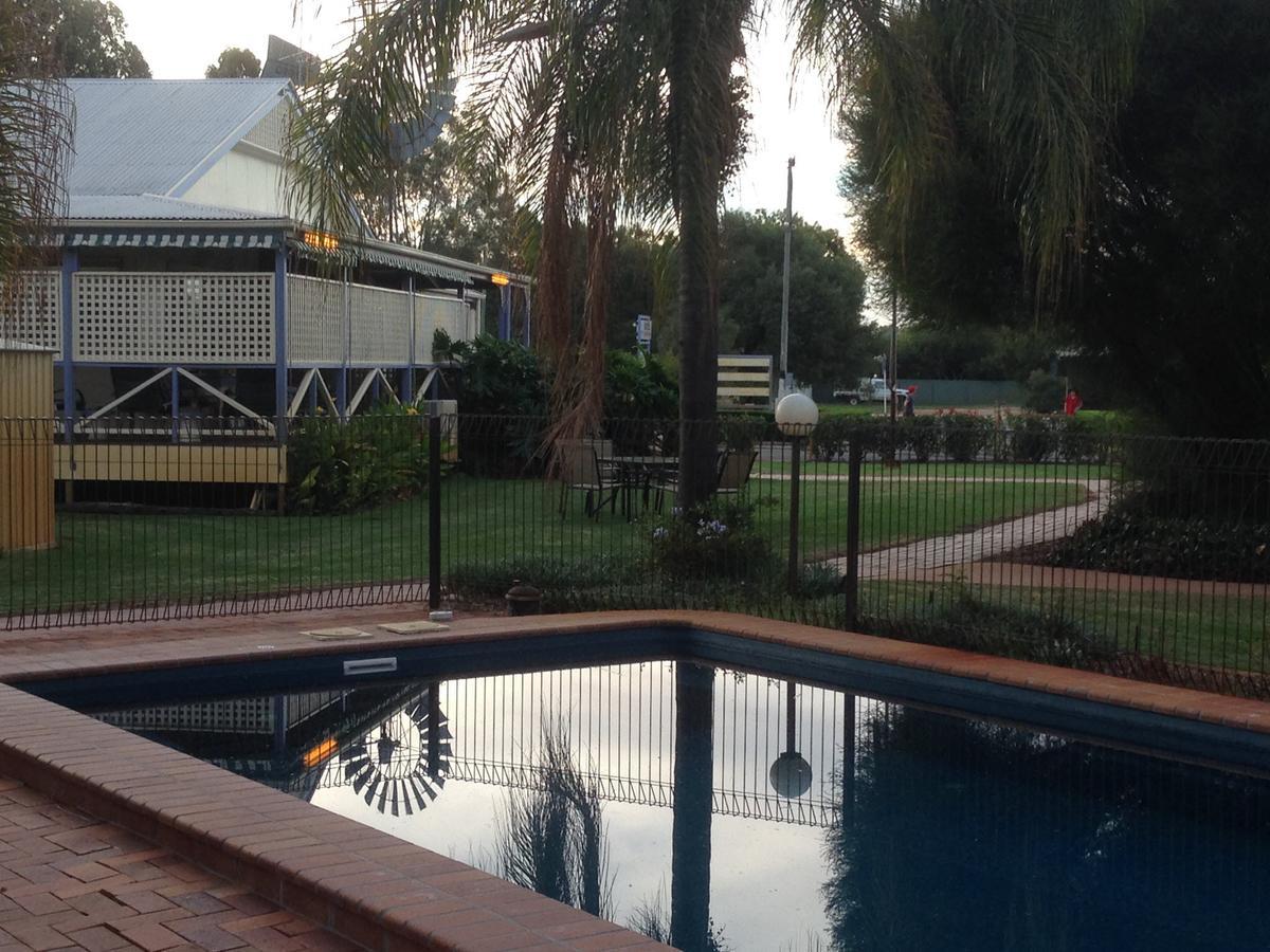Tambo Mill Motel & Caravan Park Buitenkant foto