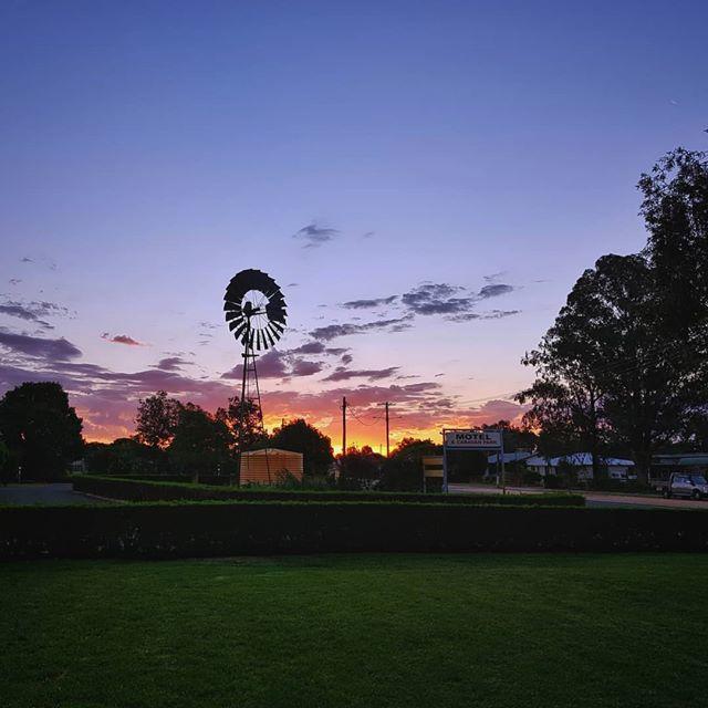 Tambo Mill Motel & Caravan Park Buitenkant foto